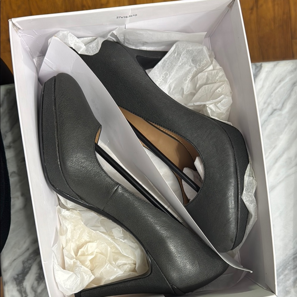 Calvin Klein Classic black heel